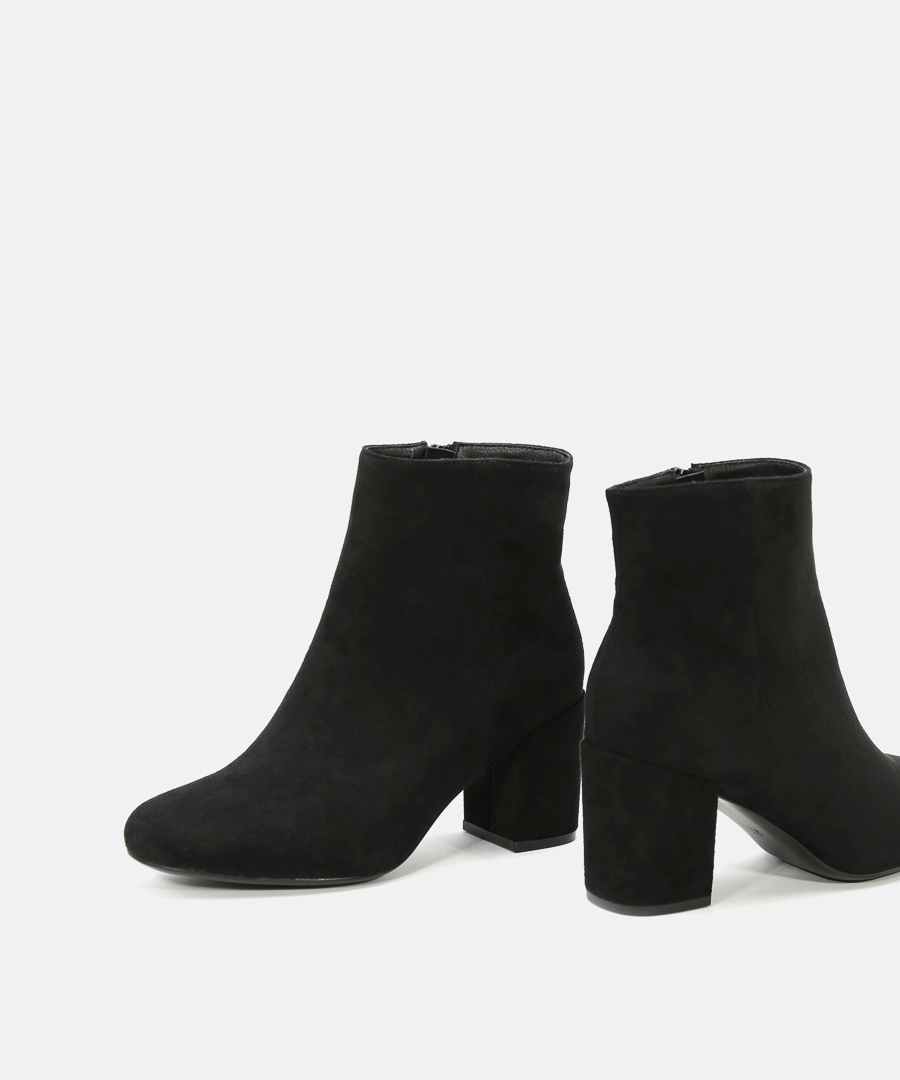 Botines tac&oacute;n ancho image number null